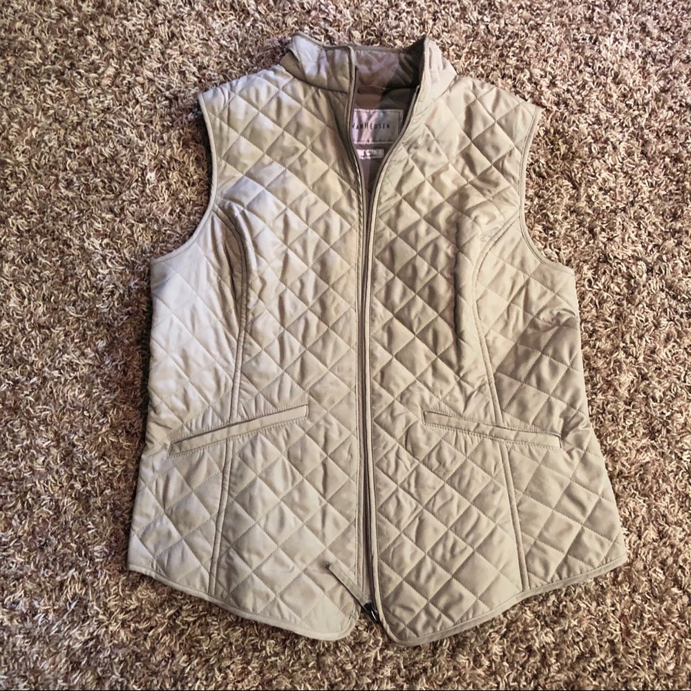 3 FOR 25: Tan Van Heusen Vest